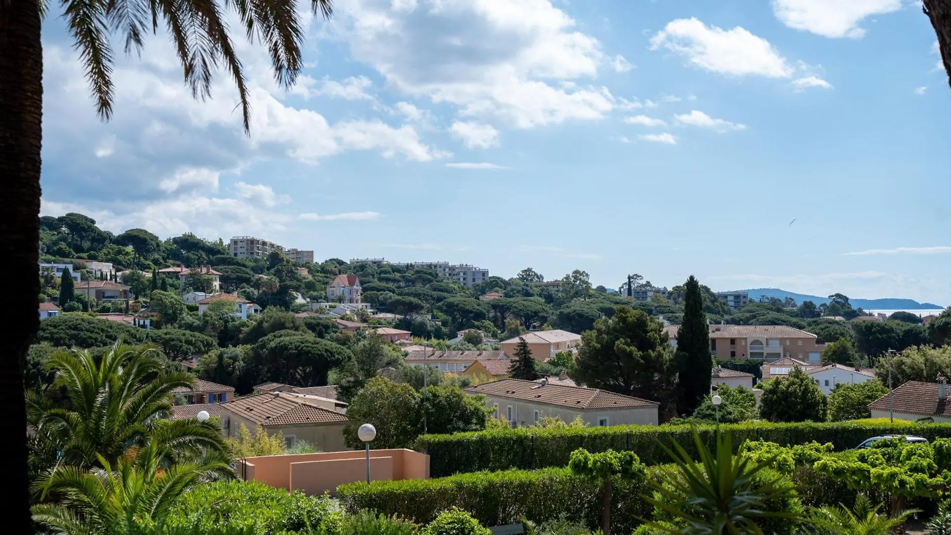 Alora - Superbe Studio Vue Mer Climatise Avec Piscine Cavalaire-sur-Mer Apartmán